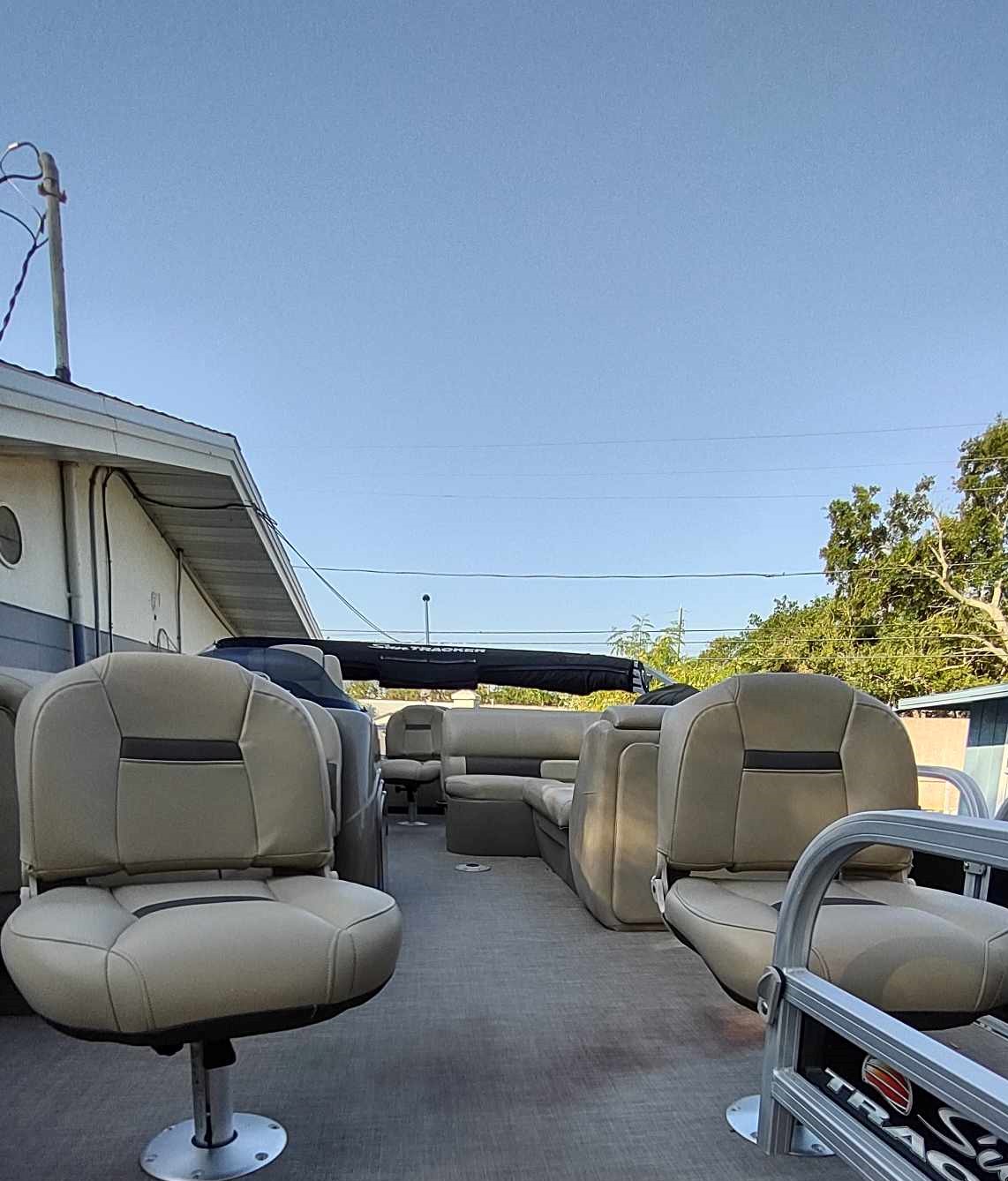 2020 Sun Tracker Fishin' Barge 22 DLX Fishing boat for sale in St Petersburg, FL - image 3 